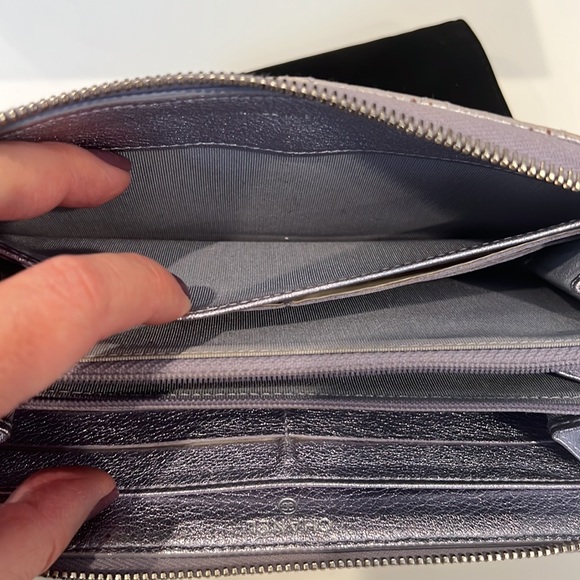 🔥RARE CHANEL IRIDESCENT SILVERY/PURPLE ZIP AROUND WALLET FULL INCLUSION 🔥 - Picture 8 of 16